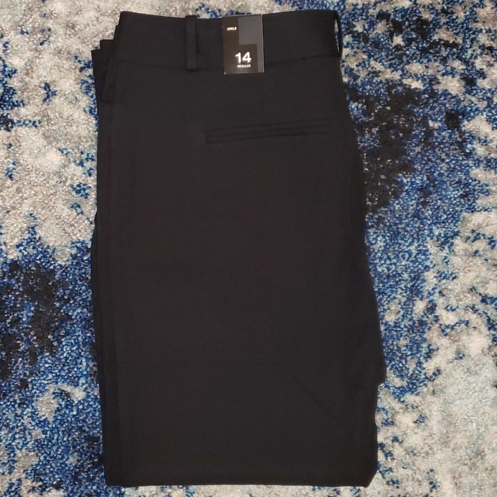 NWT Limited Size 14 Signature Stretch Ankle Pants